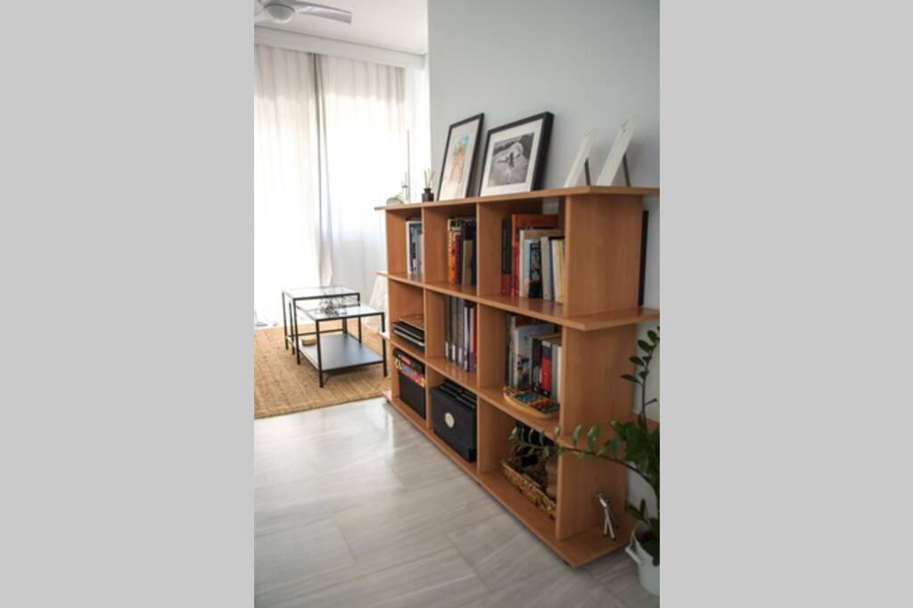 Your Cozy Downtown - *